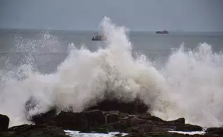 ബംഗാൾ ഉൾക്കടലിൽ "മിദ്‌ഹിലി" ചുഴലിക്കാറ്റ് രൂപപ്പെട്ടതായി കേന്ദ്ര കാലാവസ്ഥാ വകുപ്പ് അറിയിച്ചു.