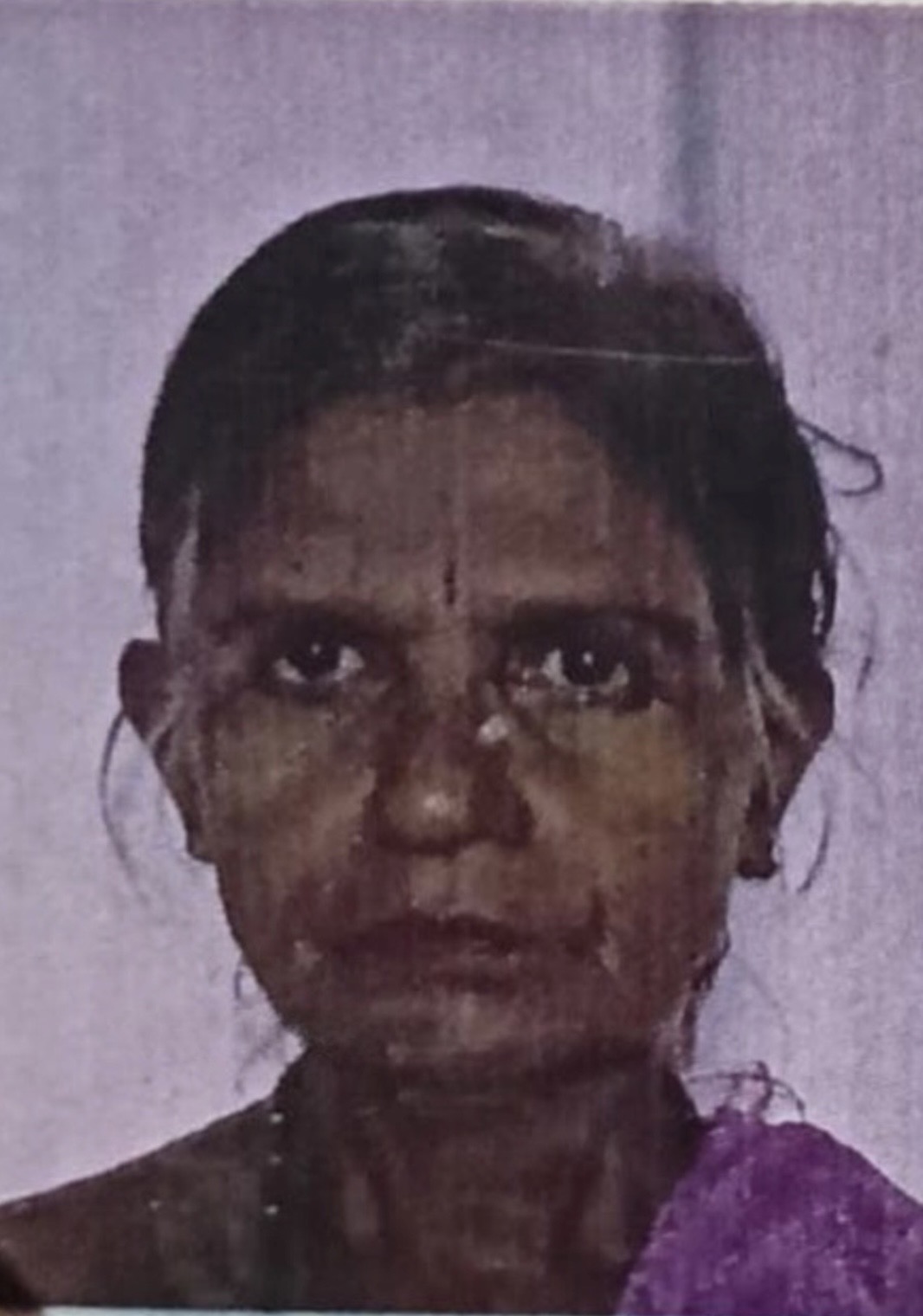 മൂന്ന് ദിവസം മുമ്പ് മരിച്ച അമ്മയുടെ മൃതദേഹത്തിന് കാവലിരുന്ന് മാനസിക അസ്വാസ്ഥ്യമുള്ള മകൻ